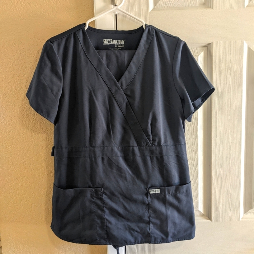 Grey's Anatomy (by Barco) Women's Fitted Scrubs, Gray, Size L (Top & Bottom)